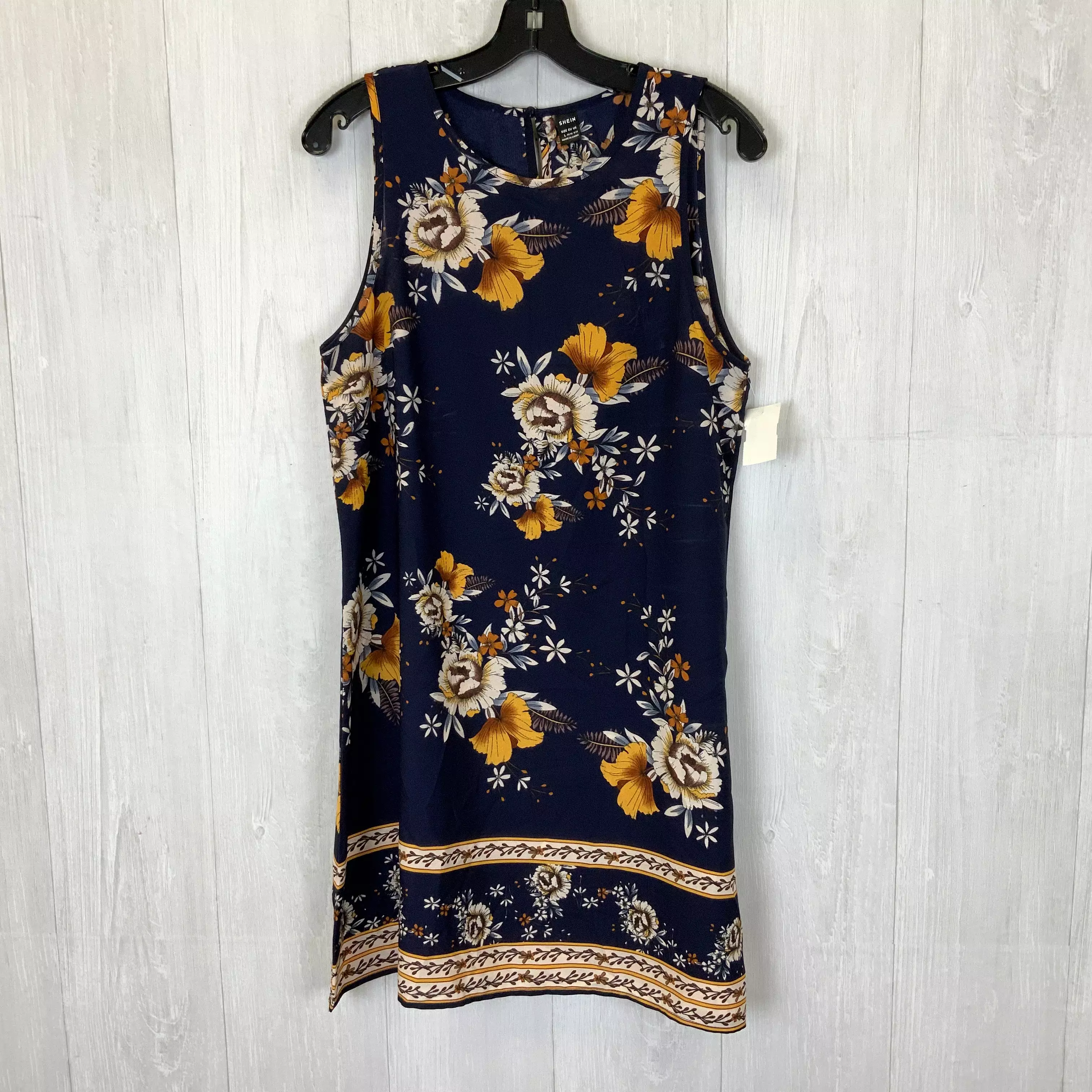 Dress Casual Short By Shein  Size: L