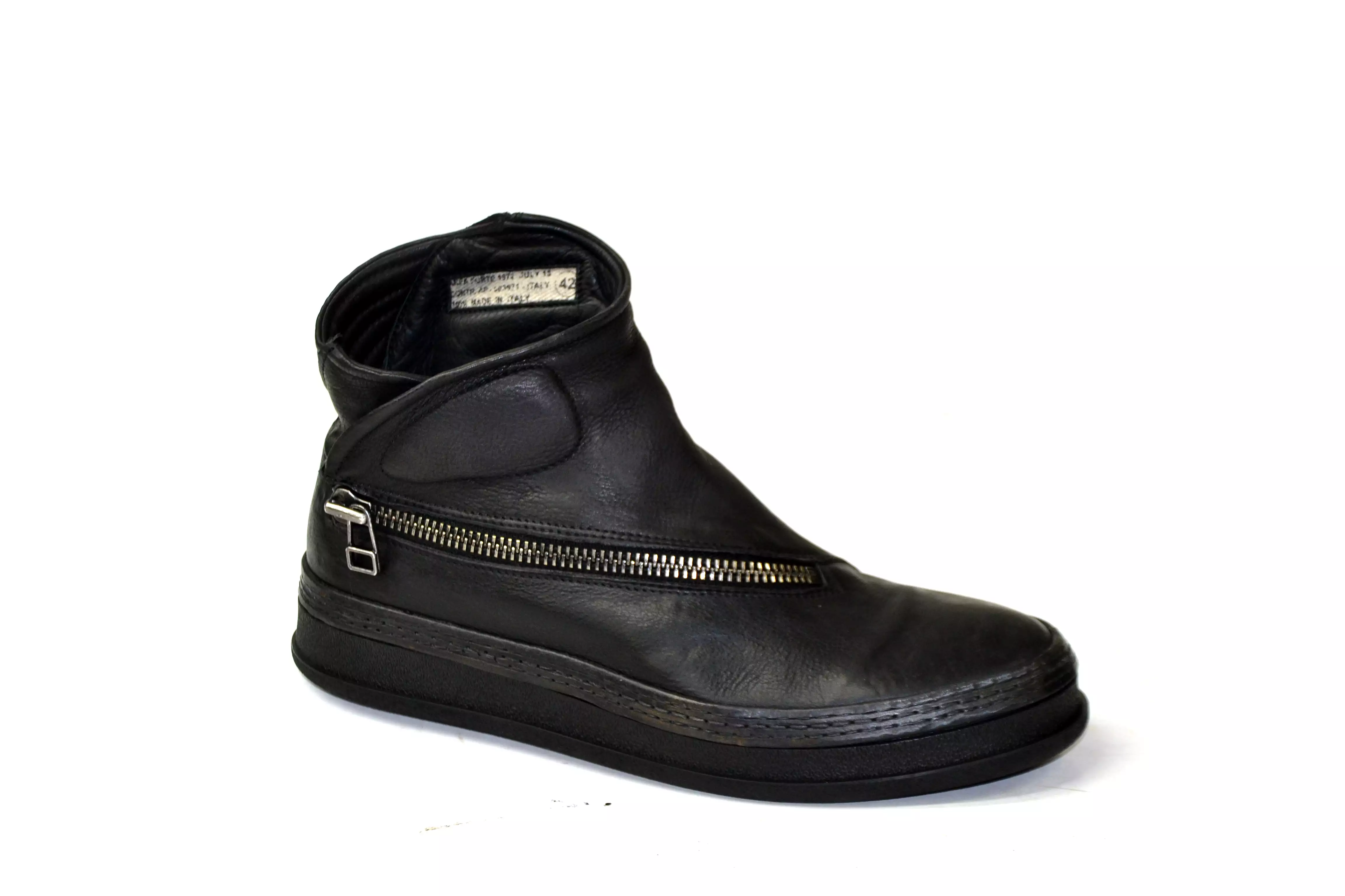 MIKE Black zip sneaker