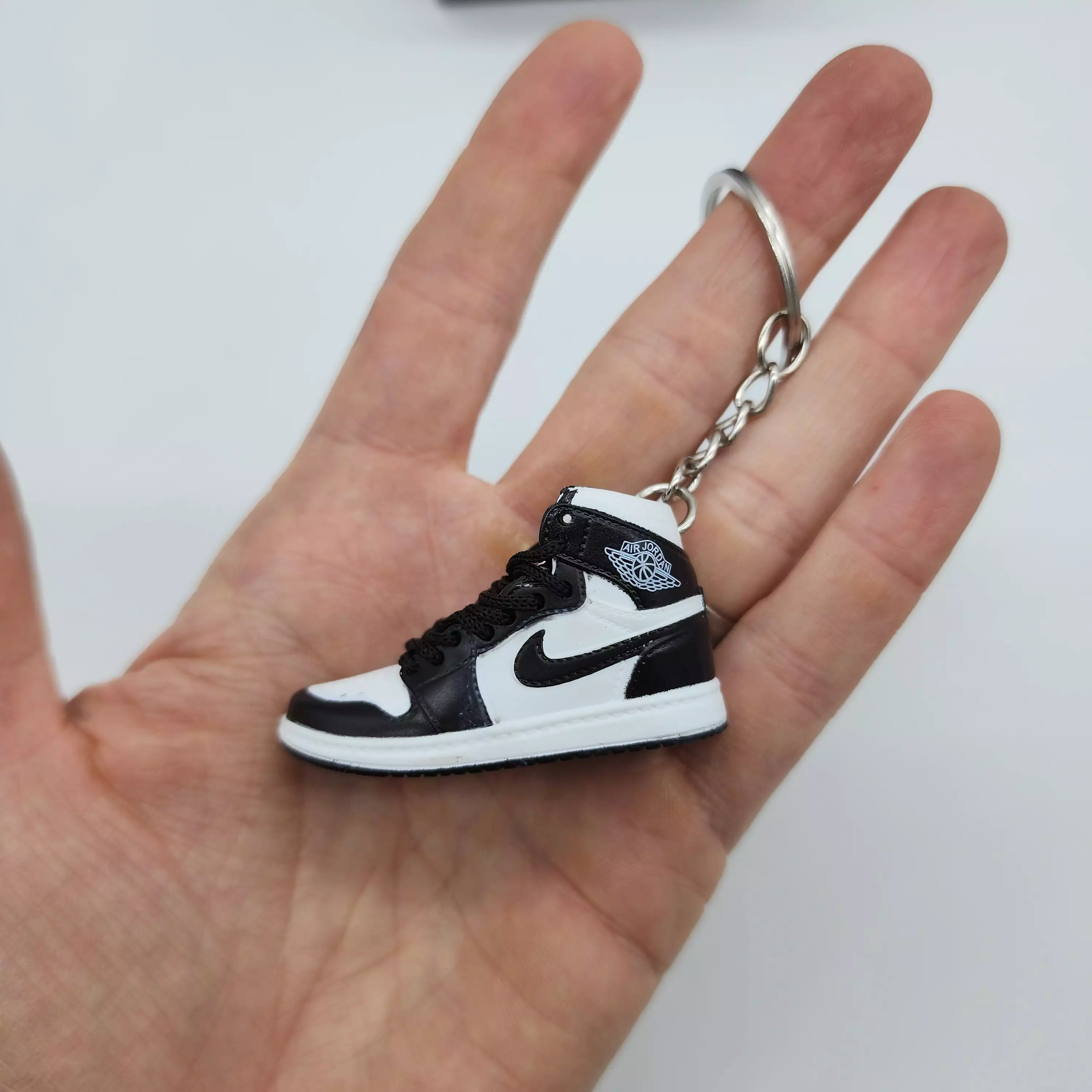 Mini Sneaker Keyring- AJ1 (Black/ White)