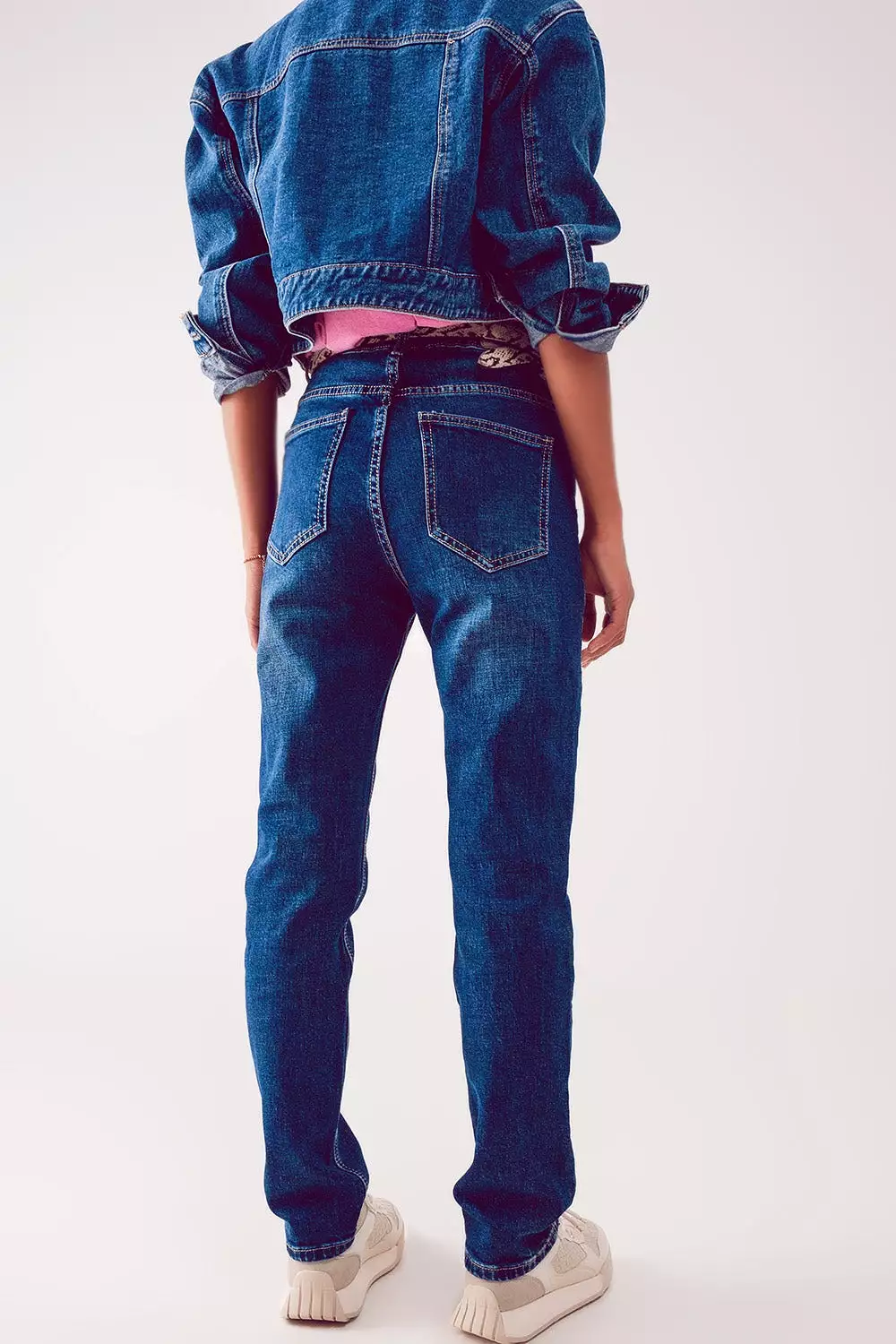 Straight Leg Jeans in Thrift Blue